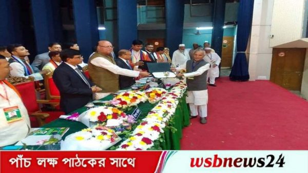 আকতার হামিদ পদক- ২০২১ পেলেন সুলতানুল আলম চৌধুরী।