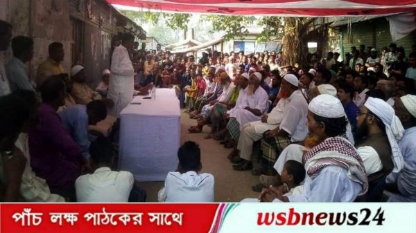 চুরি অভিযোগ সরকারি স্কুলের দপ্তরীর জরিমানা