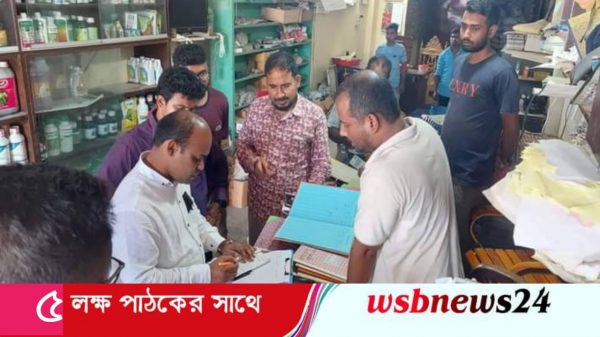 সাপাহারে সারের সঠিক ব্যবস্থাপনা নিশ্চিত করতে মোবাইল কোর্ট-এর অভিযান, জরিমানা ৪০ হাজার টাকা