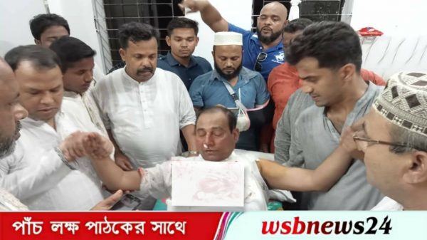 ঝালকাঠিতে সন্ত্রাসী হামলার স্বীকার বিএনপি নেতা জামাল