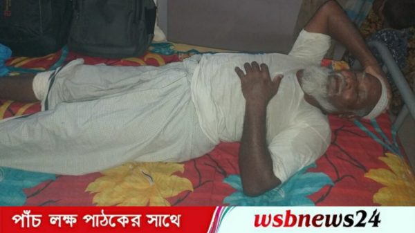 মন্টু মাঝির উপর সন্ত্রাসী হামলা